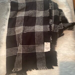 Scarf shawl wrap black/white